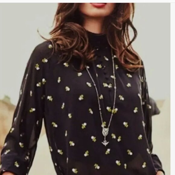 CAbi Black Sheer Floral Embroidered Blouse Size XL, Style 5338 - Picture 2 of 10